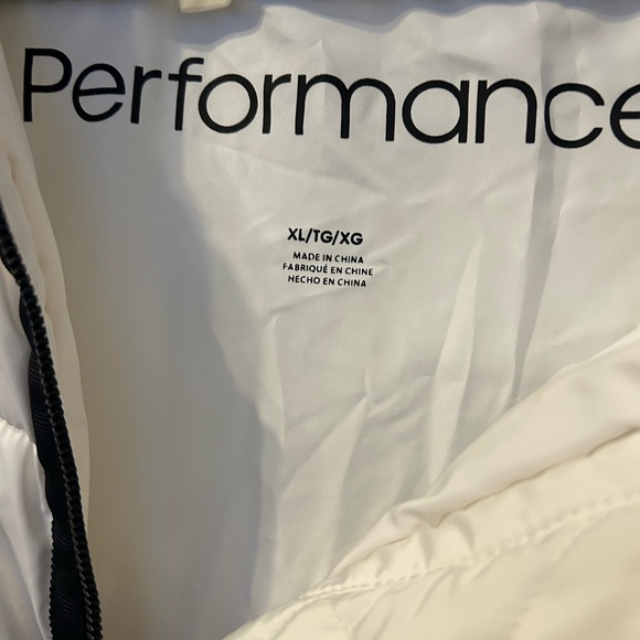 Calvin Klein, white puffer jacket vest in a size extra large! Amazing condition! - Picture 3 of 6